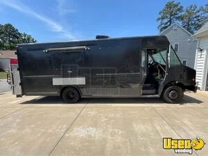 2005 Freightliner All-Purpose Food Truck with Pro Fire System for Sale in Virginia!