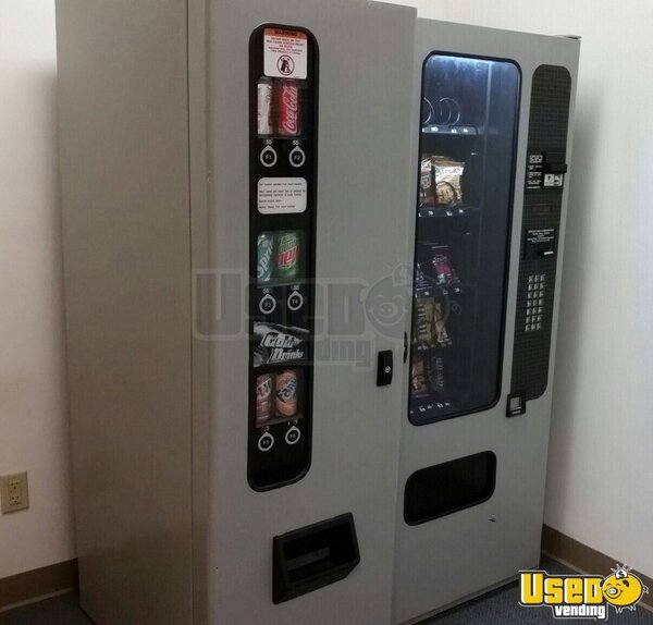USI Electronic Snack & Soda Vending Machine for Sale in Minnesota