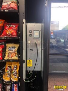Automatic Products Snack Machine 6 New York for Sale
