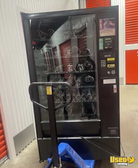 Automatic Products Snack Machine Illinois for Sale