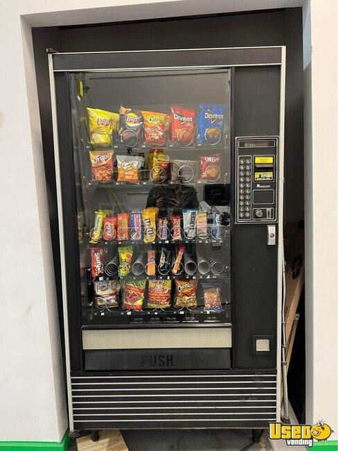 Automatic Products Snack Machine Michigan for Sale