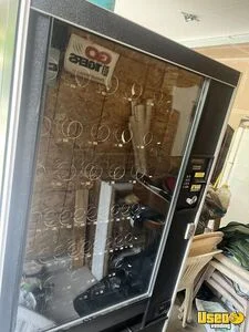 Automatic Products Glass Front Snack and Cookies Vending Machine For Sale in Michigan!