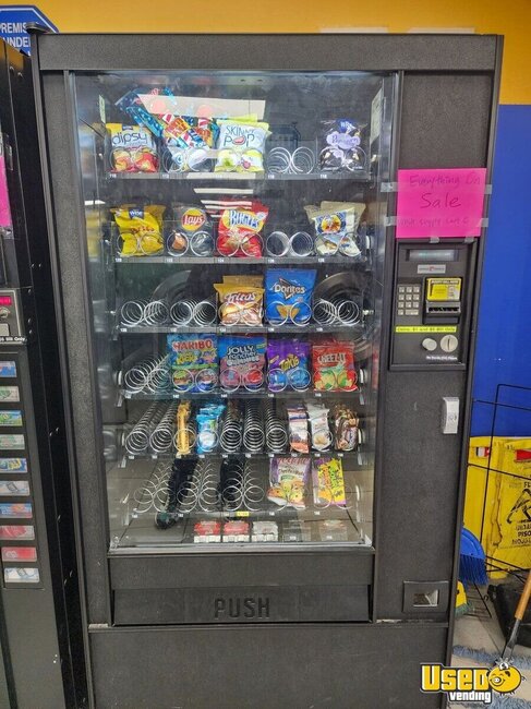 Automatic Products Snack Machine New York for Sale