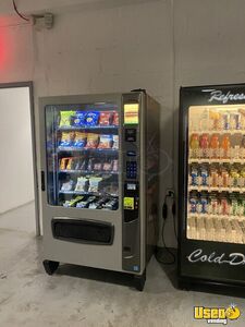 Automatic Products Snack Machine New York for Sale