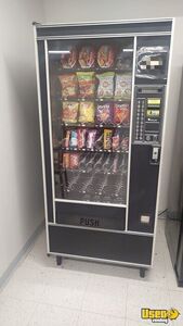 Automatic Product 7600 Snack Glass Front Vending Machine Merchandiser