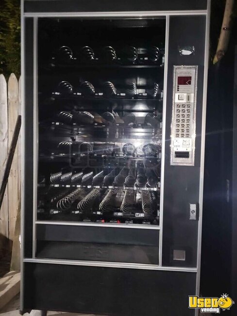 Automatic Products Snack Machine Pennsylvania for Sale
