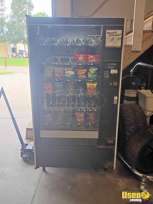 Automatic Products Snack Machine South Dakota for Sale