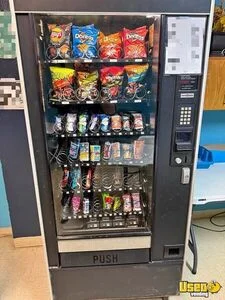 Automatic Product Glass 4 Wide Front Snack Vending Machine For Sale in Texas!