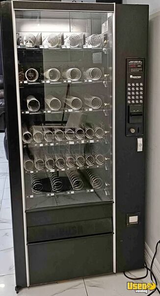 Automatic Products Snack Machine Texas for Sale