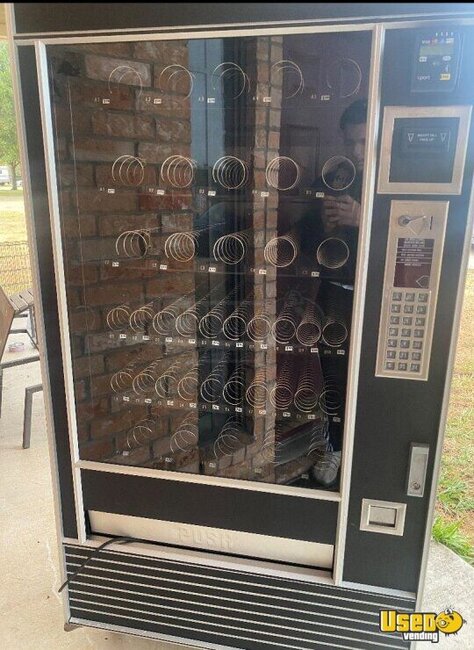 Automatic Products Snack Machine Texas for Sale