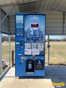 2020 Everest Ice VX3 Bagged Ice and Filtered Water Vending Machine For Sale in Texas!