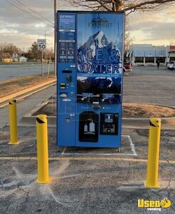 NEW 2022 Everest Ice VX3 Bagged Ice and Filtered Water Vending Machine For Sale in Texas!