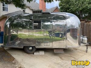 Vintage 1964 - 7.5' x 16'  Airstream Globetrotter Mobile Bar-Beverage Trailer for Sale in Texas!
