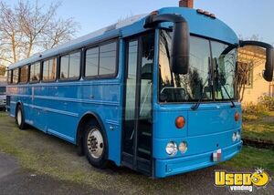 2006 Thomas Saf-T-Liner HDX 44-Passenger Coach Bus Cat C7 AT for Sale in Oregon!