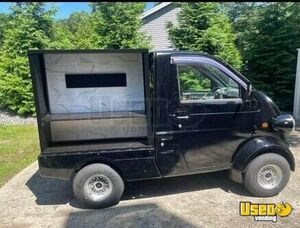 Charming - Mobile Beverage Truck with 4 Kegs Cold Break Jumper Box for Sale in Connecticut!