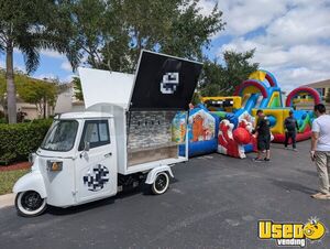 LIKE NEW 6 Tap Beer Beverage Piaggio APE Style Electric Tricycle Kegger Mini Truck Bar for Sale in Florida!!!
