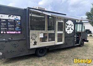 2003 Workhorse P42 Step Van Coffee & Pastry Truck Mobile Espresso Truck for Sale in Indiana!