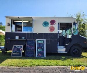 2002 Low Miles Diesel Drinks Beverage Truck Mobile Bar Truck for Sale in Oregon!