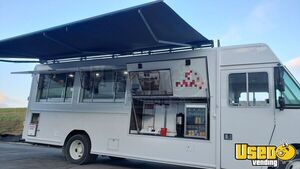 Like NEW 2018 Ford F59 Custom 29' Coffee and Espresso Truck for Sale in Texas!