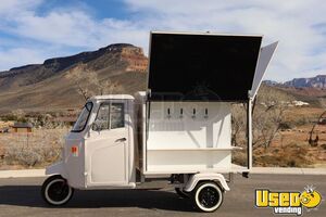 NEW - 2024 11' Piaggio Ape Mobile Tap Bar Beverage Tricycle for Sale in Utah!