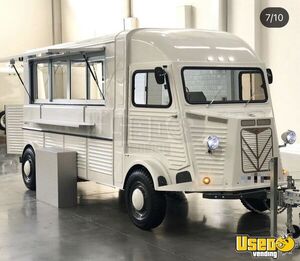 Lightly Used 2021 Lemont H 6' x 13' Vintage-Style Basic Concession Trailer for Sale in Florida!