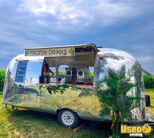 Vintage 1965 Airstream Land Yacht Globe Trotter Empty Concession Trailer for Sale in Iowa!