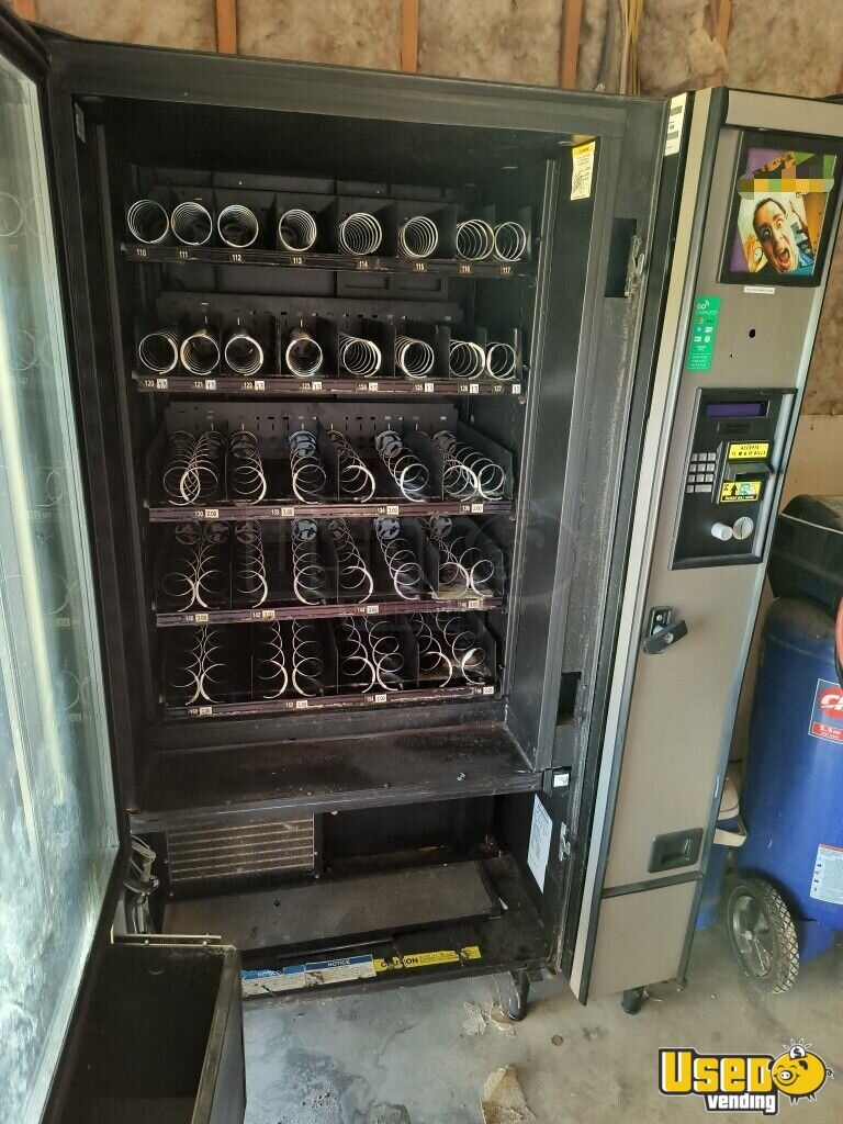 Crane National 181 181D Snack Machine in Grand Prairie, TX, USA