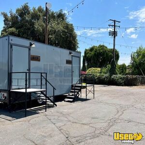 Custom Built Portable Luxury Restroom Trailer Other Mobile Business California for Sale