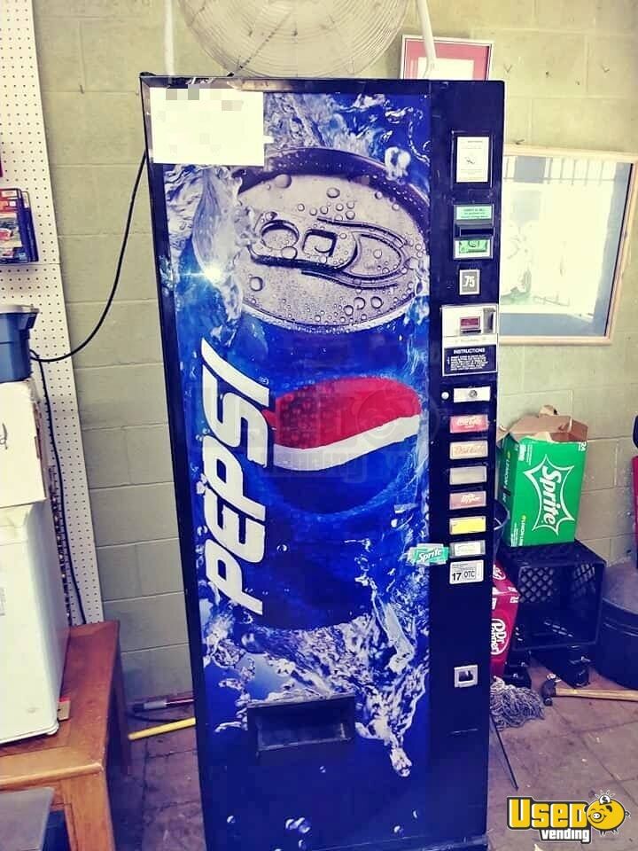 Used Dixie Narco Soda Machine Pepsi Vending Machine for Sale in Oklahoma