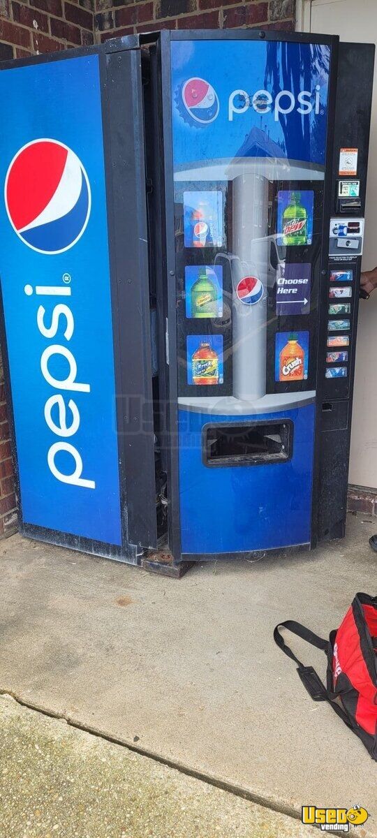 Dixie Narco 276E Pepsi Wrapped Soda Cold Drink Vending Machine For Sale