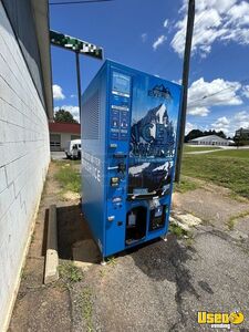 Like New - 2023 Everest Ice Model VX4 Bagged Ice and Filtered Water Vending Machine For Sale in Georgia!