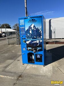 Turn Key 2023 Everest Ice VX3 Bagged Ice and Filtered Water Vending Machine For Sale in Illinois!