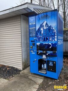 2023 Everest Ice VX3 Bagged Ice and Filtered Water Vending Machine For Sale in Pennsylvania!
