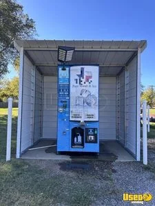 2022 Everest Ice VX4 Bagged Ice and Water Vending Machine For Sale in Texas!