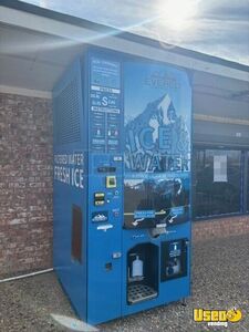 2022 Everest Ice VX4 Bagged Ice and Filtered Water Vending Machine For Sale in Texas!