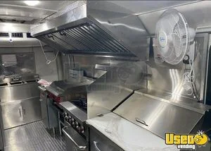 F-550 Super Duty Kitchen Food Truck New Build Food Truck Stainless Steel Wall Covers Florida Diesel Engine for Sale