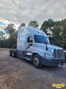 Well Maintained - 2016 Freightliner Cascadia 125 Sleeper Cab Semi Truck for Sale in Alabama!