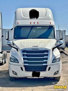 2021 Freightliner Cascadia 126 Diesel Engine Sleeper Cab Semi Truck for Sale in California!