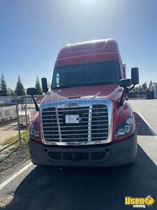2018 Freightliner Cascadia Evolution Sleeper Cab Semi Truck for Sale in California!