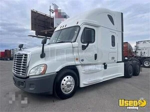 2020 Freightliner Cascadia 125 Sleeper Cab Semi Truck Transport Service Vehicle for Sale in California!