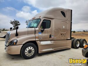 2017 Freightliner Cascadia 125 Sleeper Cab Semi Truck for Sale in California!