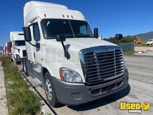 2017 Freightliner Cascadia Sleeper Cab Semi Truck Transport Service Vehicle Sale in California!
