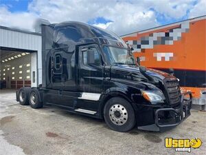 Well Maintained - 2018 Freightliner Cascadia 126 Sleeper Cab Semi Truck for Sale in Florida!