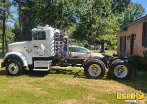 Ready to Work - 2008 Freightliner FLD120 Day Cab Semi Truck for Sale in Georgia!