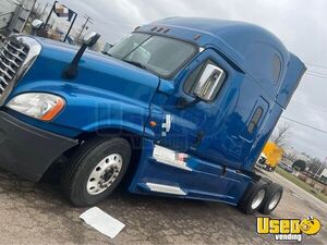 2017 Freightliner Cascadia Evolution Sleeper Cab Semi Truck for Sale in Illinois!