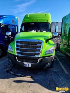 Preowned - 2020 Freightliner Cascadia Sleeper Cab Semi Truck for Sale in Missouri!