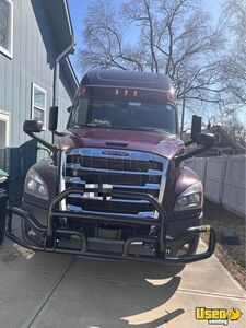 Used - 2018 Freightliner Cascadia Sleeper Cab Semi Truck for Sale in Nebraska!