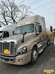 2016 Freightliner Cascadia Sleeper Cab Semi Truck | Transport Service Vehicle for Sale in New Jersey!