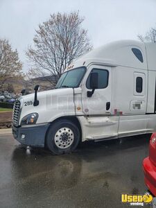 2017 Freightliner Cascadia Sleeper Cab Semi Truck |  | Transport Service Vehicle Sale in North Carolina!