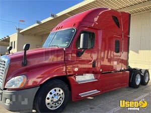 2017 Freightliner Cascadia125 Evolution Sleeper Cab Semi Truck for Sale in Texas!